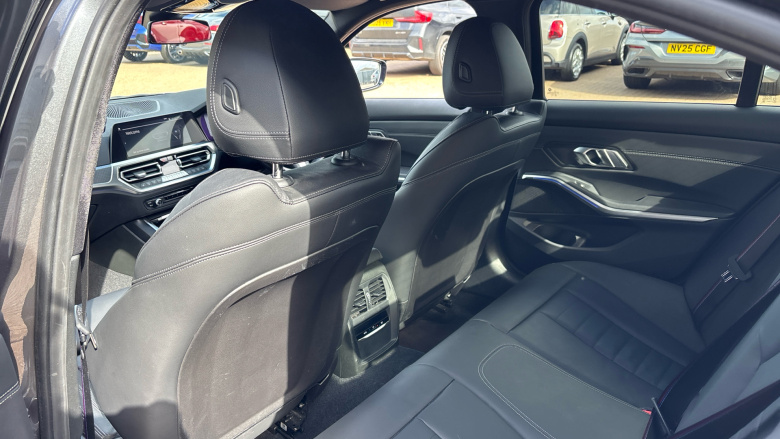 BMW 3 Series 320i M Sport 4dr Step Auto [Pro Pack] Petrol Saloon